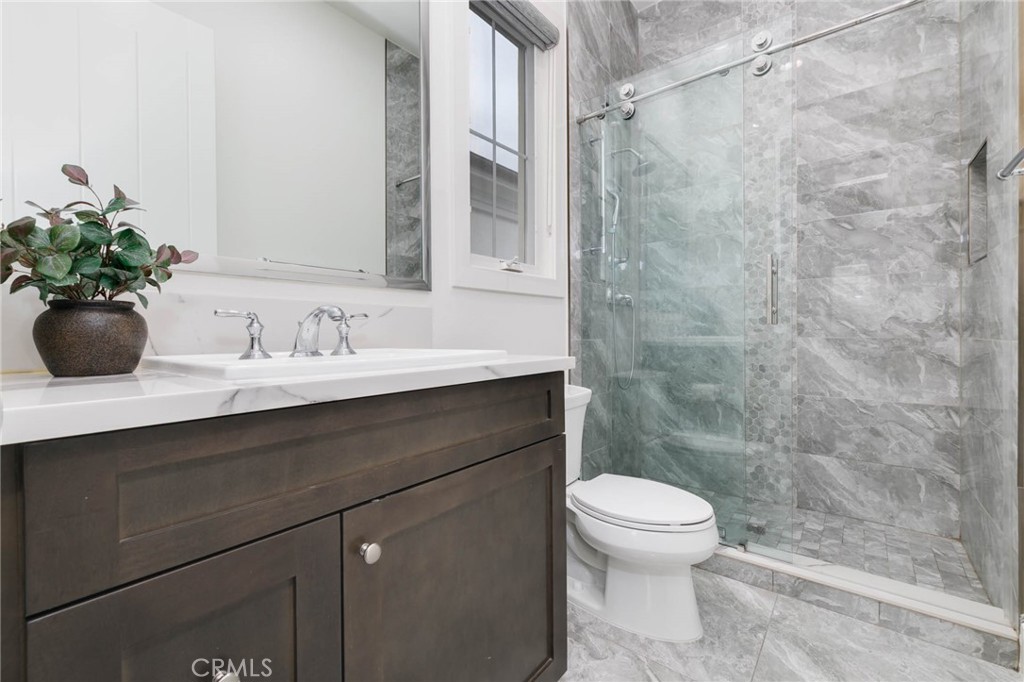 MLS #OC25090901 image #19