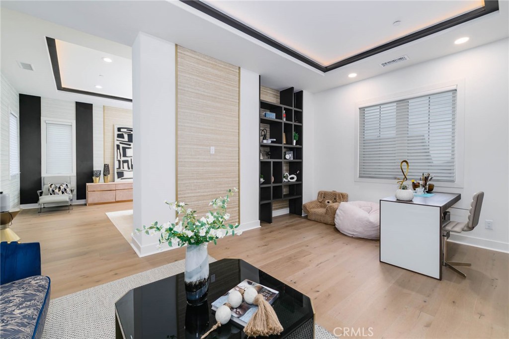 MLS #OC25090901 image #27