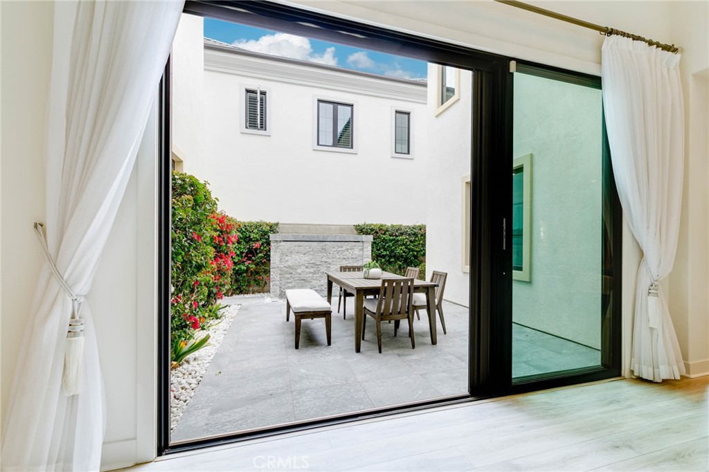 MLS #OC25090901 image #31