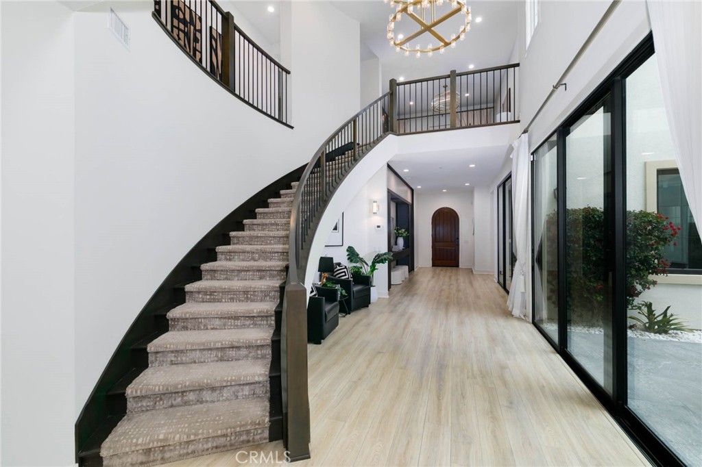 MLS #OC25090901 image #4