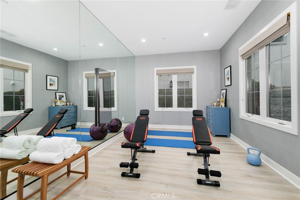 MLS #OC25090901 image #5