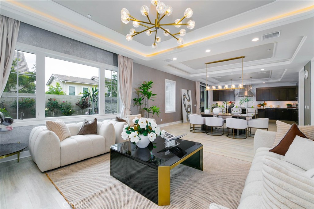 MLS #OC25090901 image #8