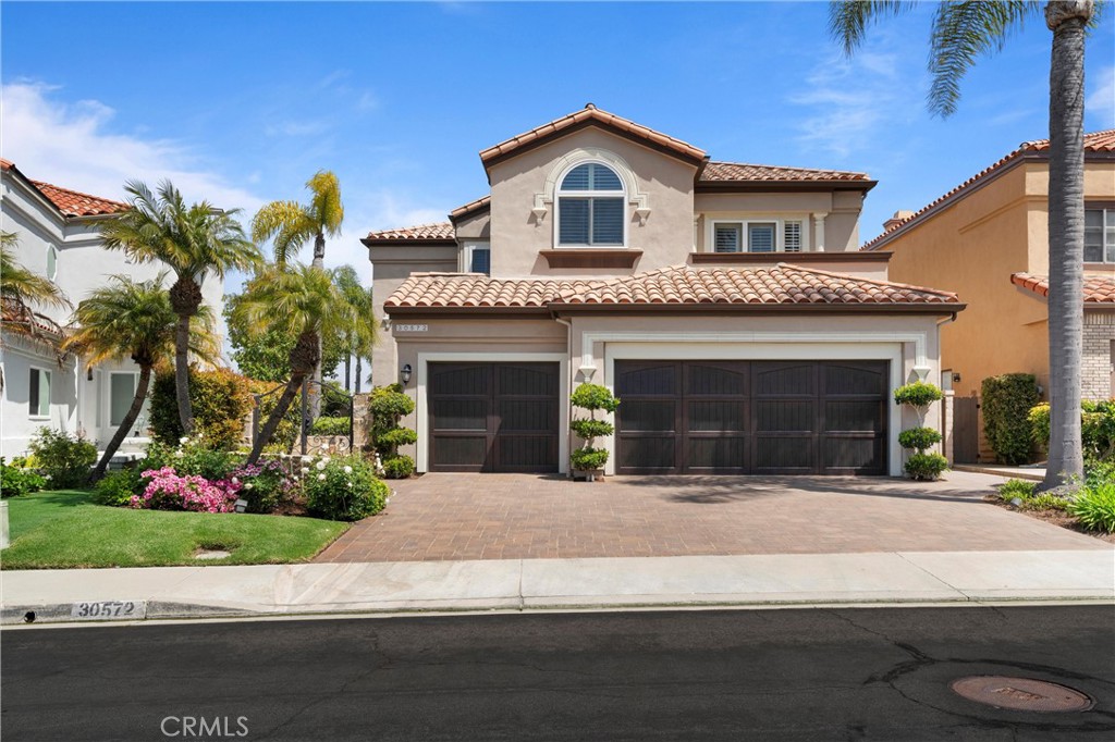 MLS #OC25091596 image #1