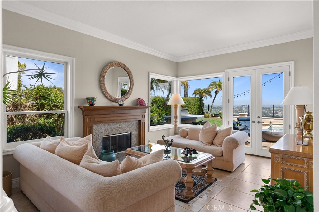 MLS #OC25091596 image #10