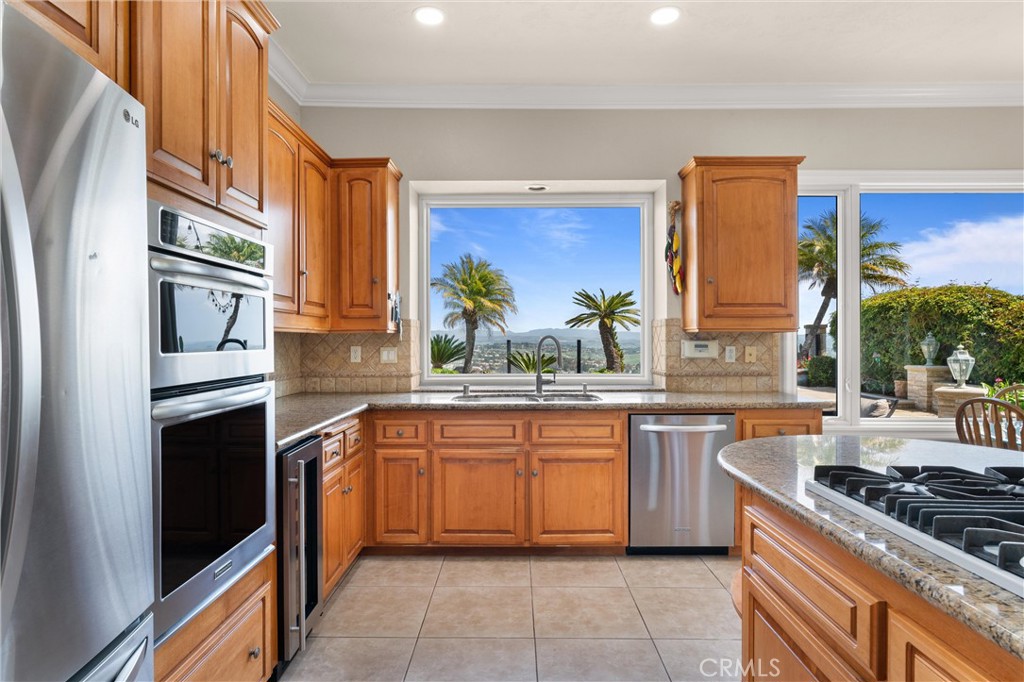 MLS #OC25091596 image #13