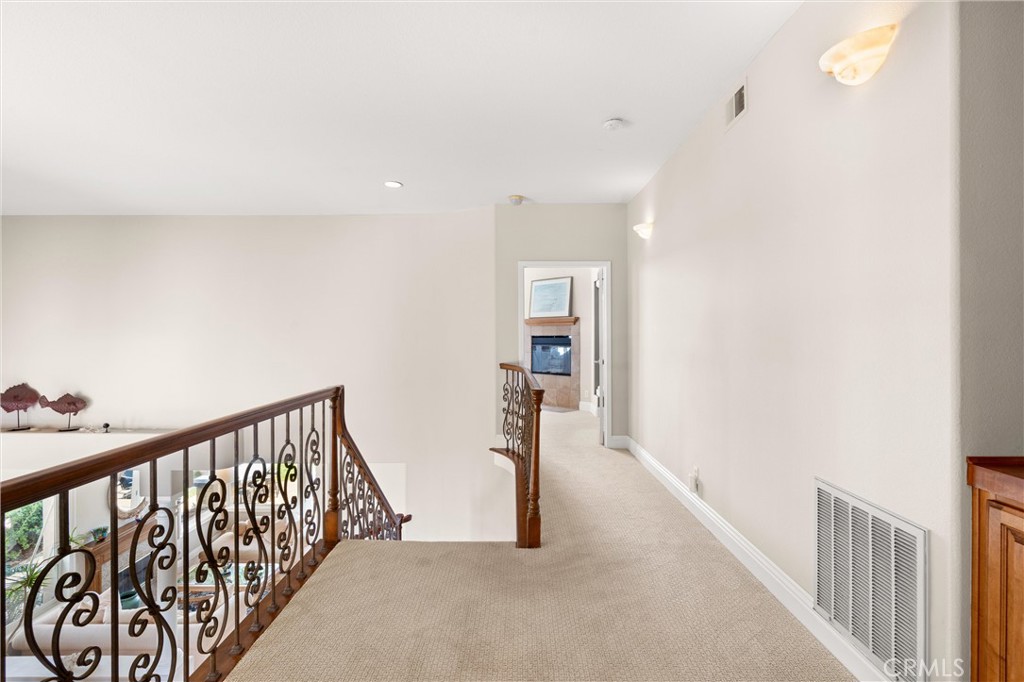 MLS #OC25091596 image #34