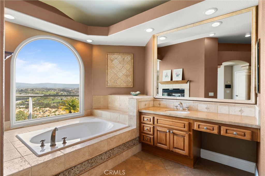 MLS #OC25091596 image #44