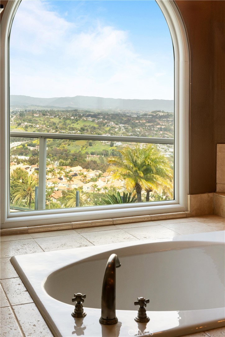 MLS #OC25091596 image #45