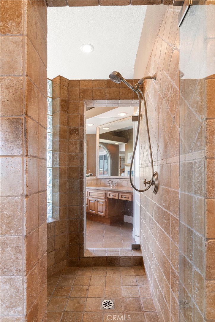 MLS #OC25091596 image #47