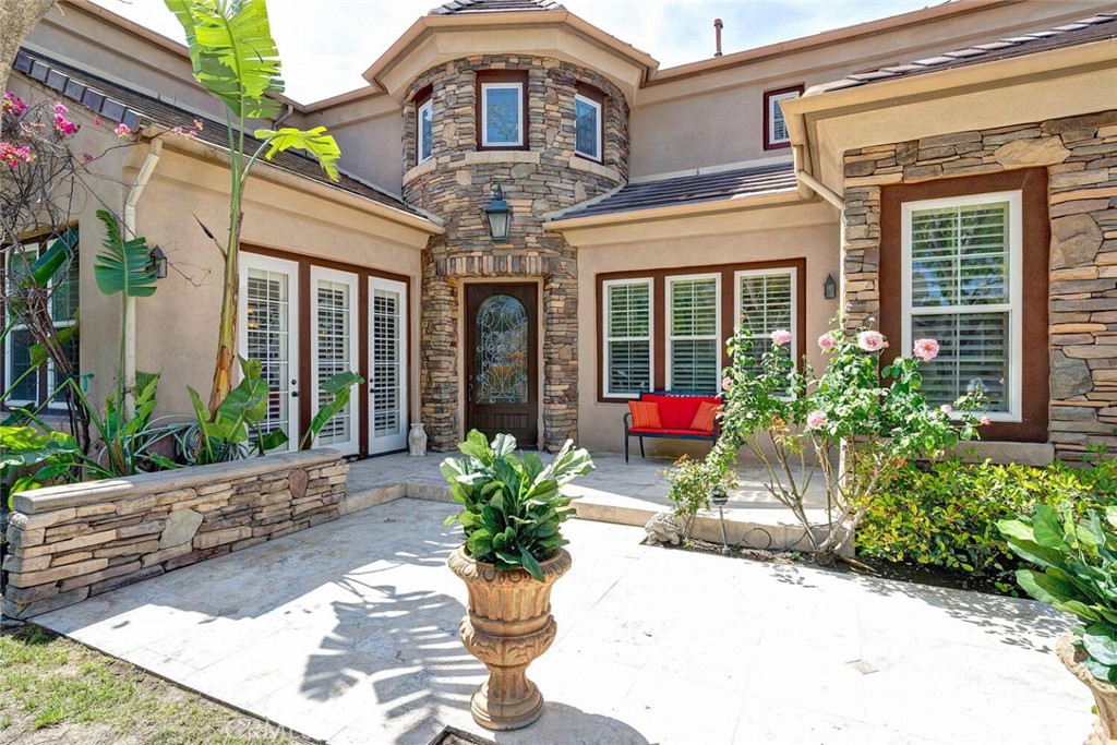 MLS #OC25092278 image #0