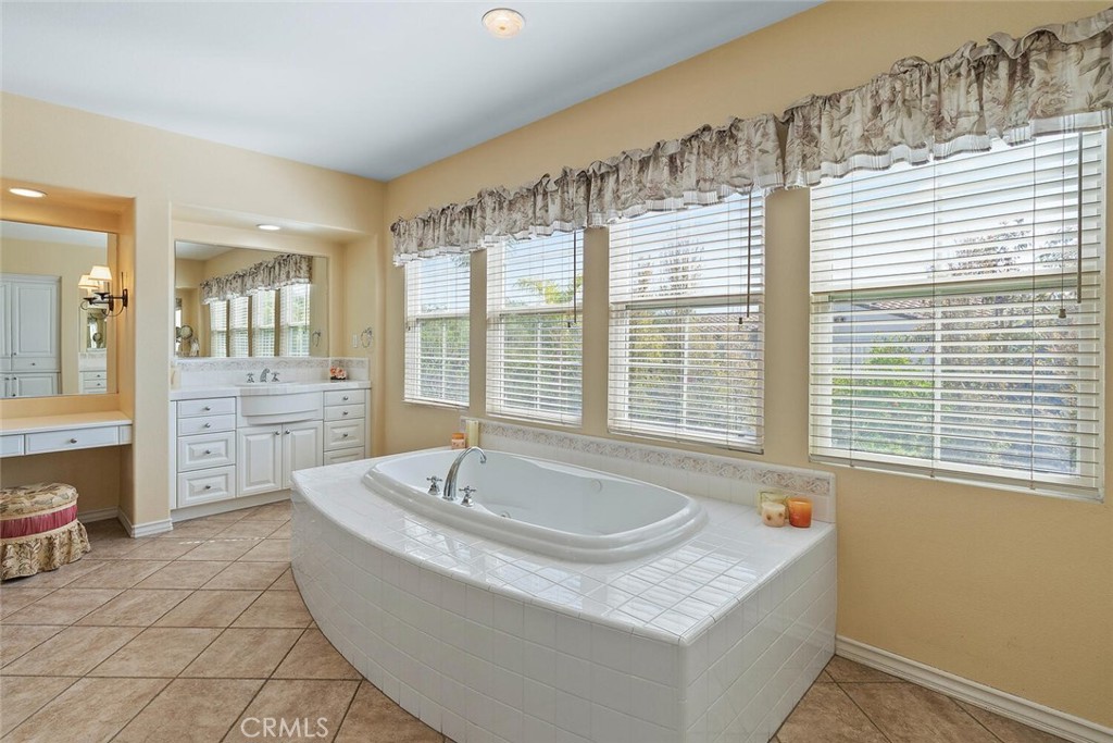 MLS #OC25092278 image #26