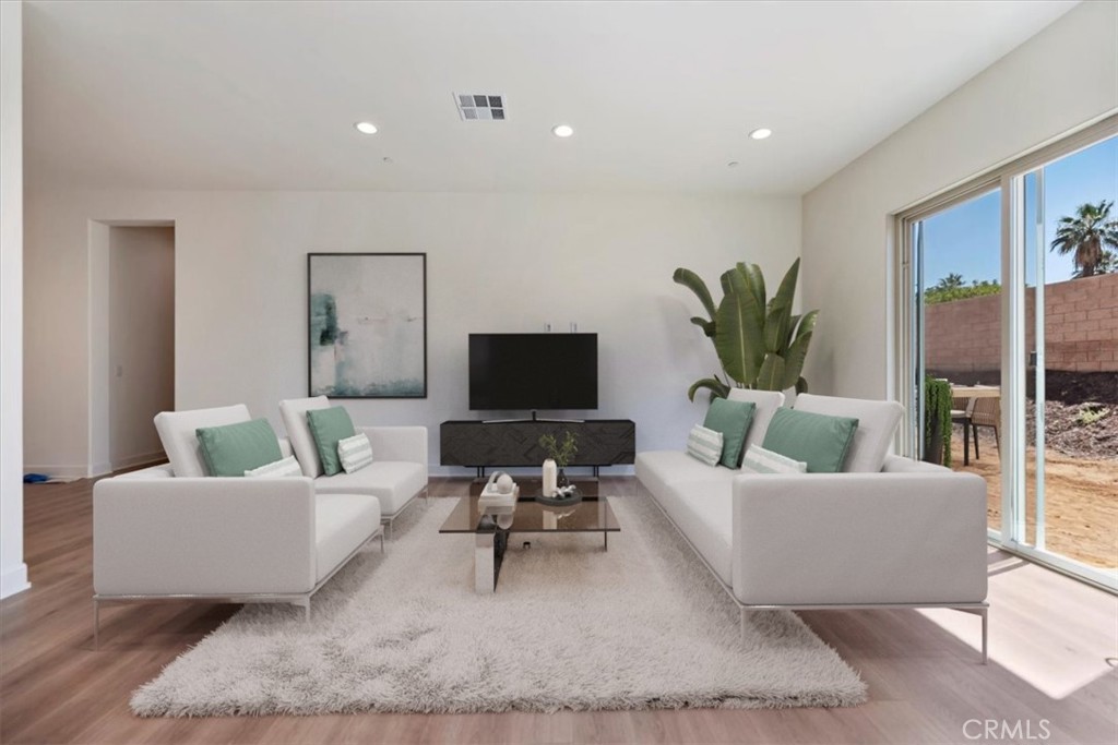 MLS #OC25093156 image #10