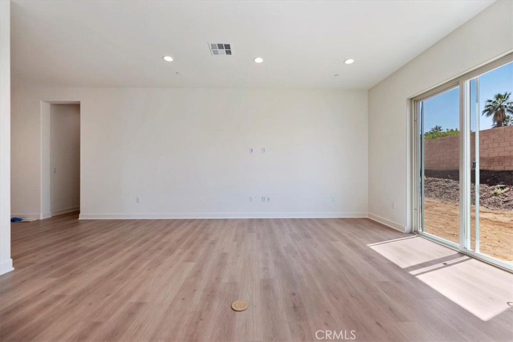 MLS #OC25093156 image #9