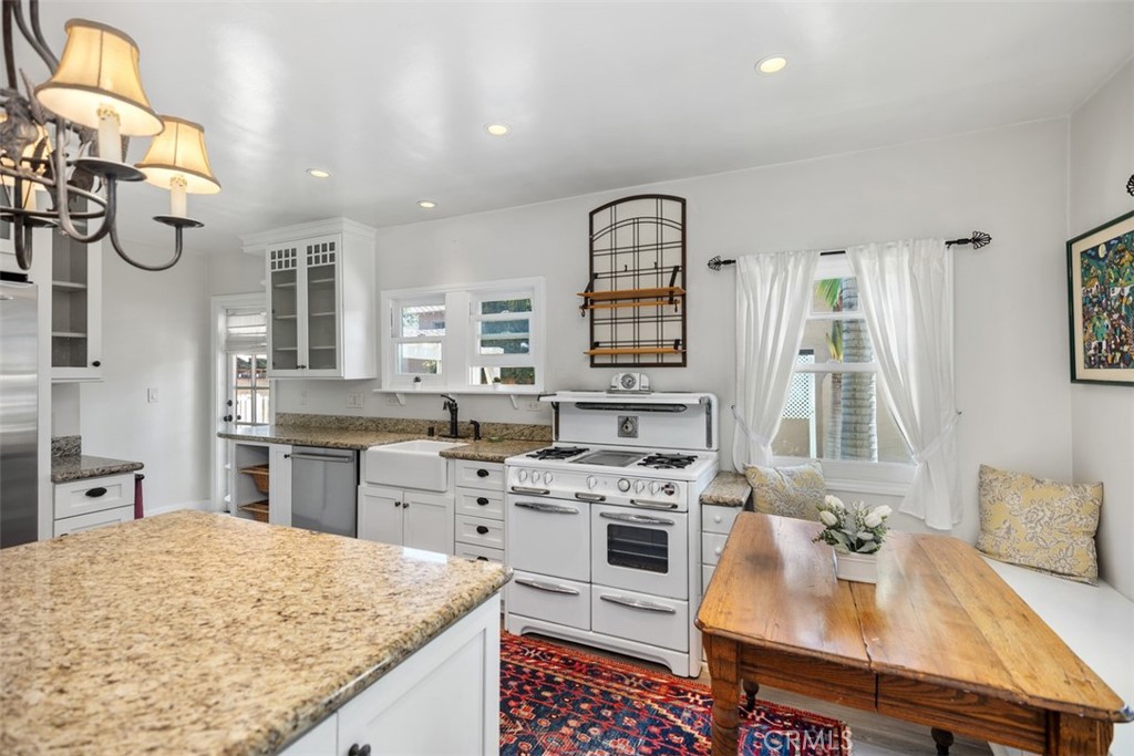 MLS #OC25093177 image #13