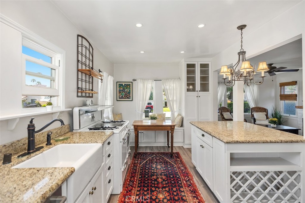 MLS #OC25093177 image #17