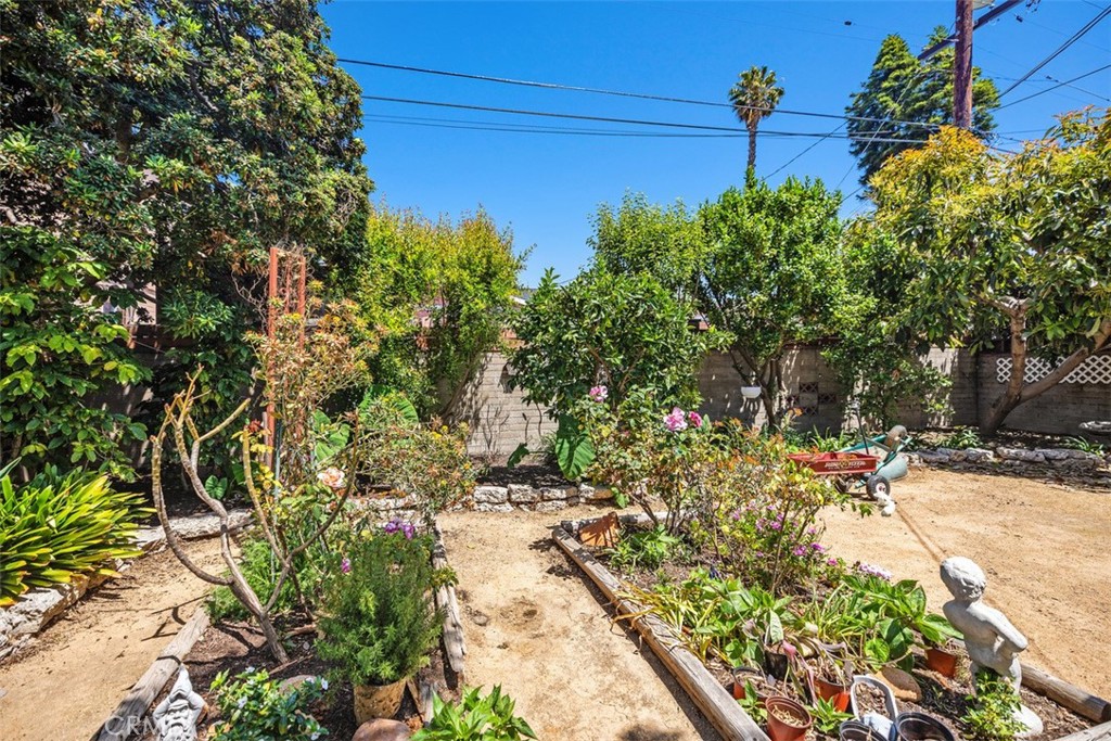 MLS #OC25093177 image #35