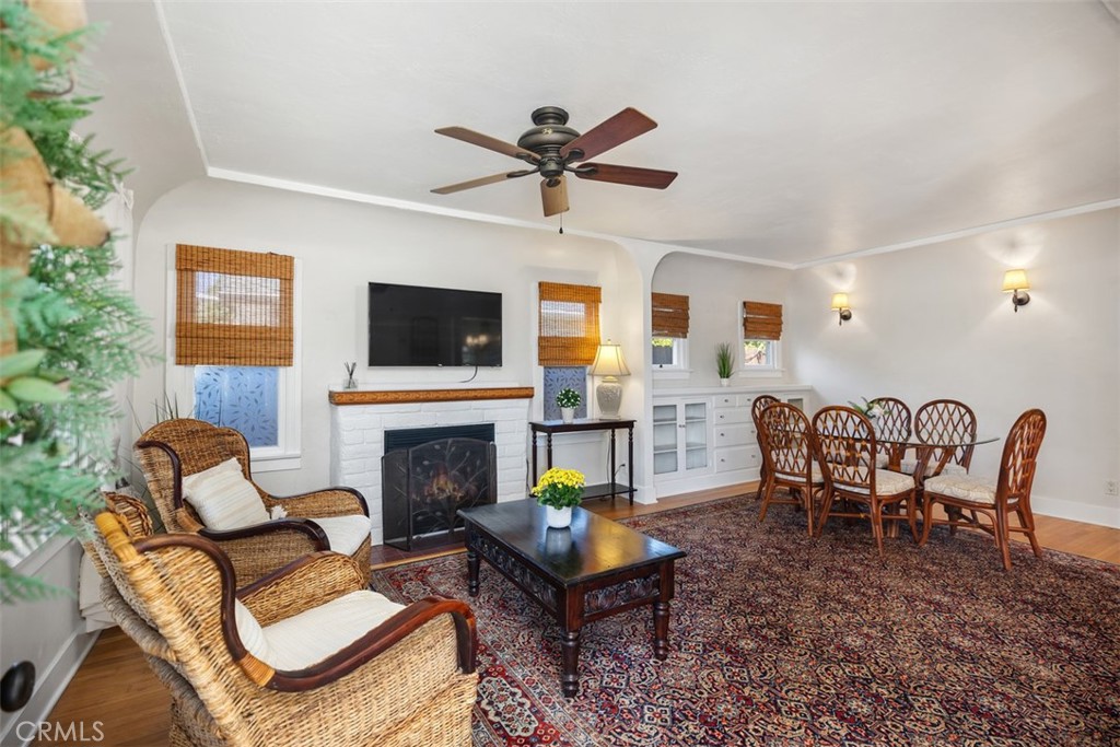 MLS #OC25093177 image #4