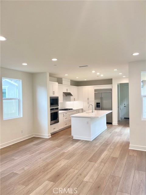 MLS #OC25093195 image #0