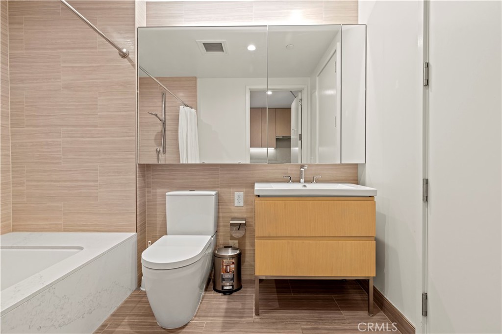 MLS #OC25093663 image #21