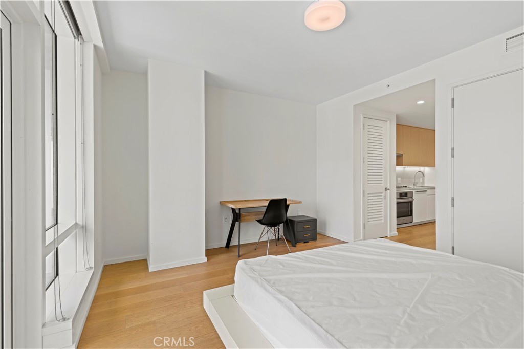 MLS #OC25093663 image #8