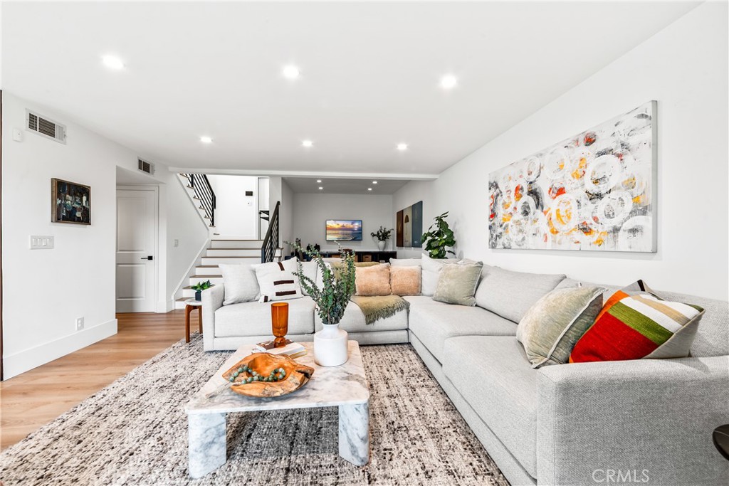 MLS #OC25093854 image #12