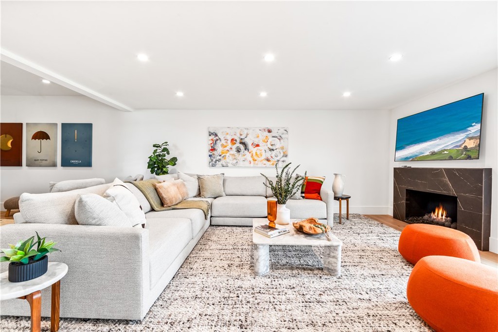 MLS #OC25093854 image #9