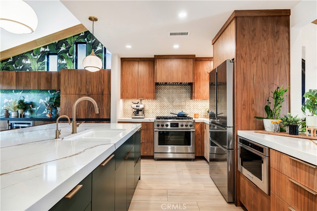 MLS #OC25094416 image #21