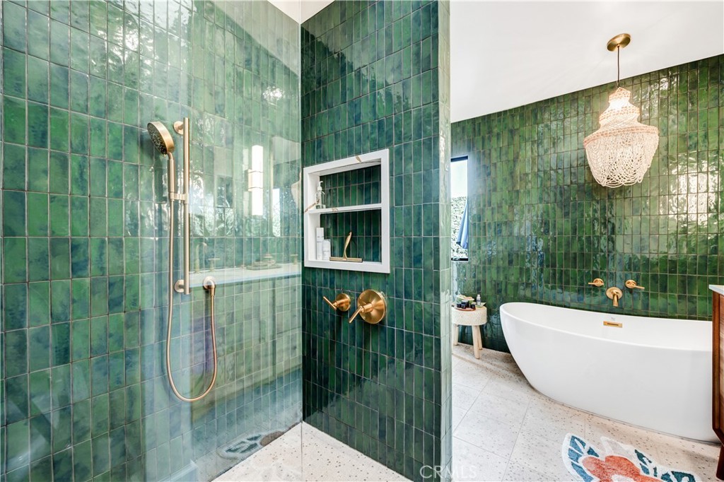 MLS #OC25094416 image #24