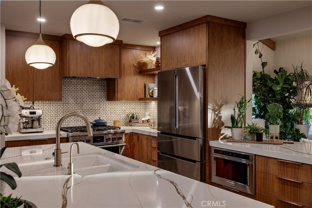 MLS #OC25094416 image #33