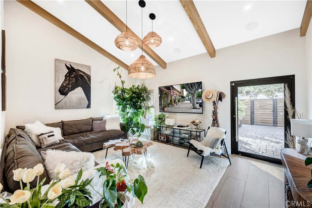 MLS #OC25094416 image #4