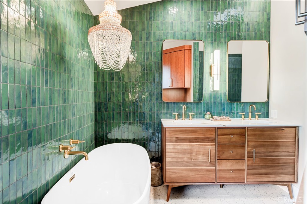 MLS #OC25094416 image #7