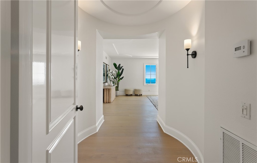 MLS #OC25094452 image #25