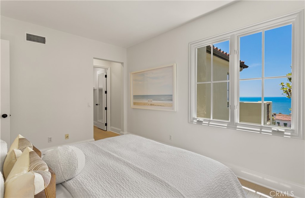 MLS #OC25094452 image #41