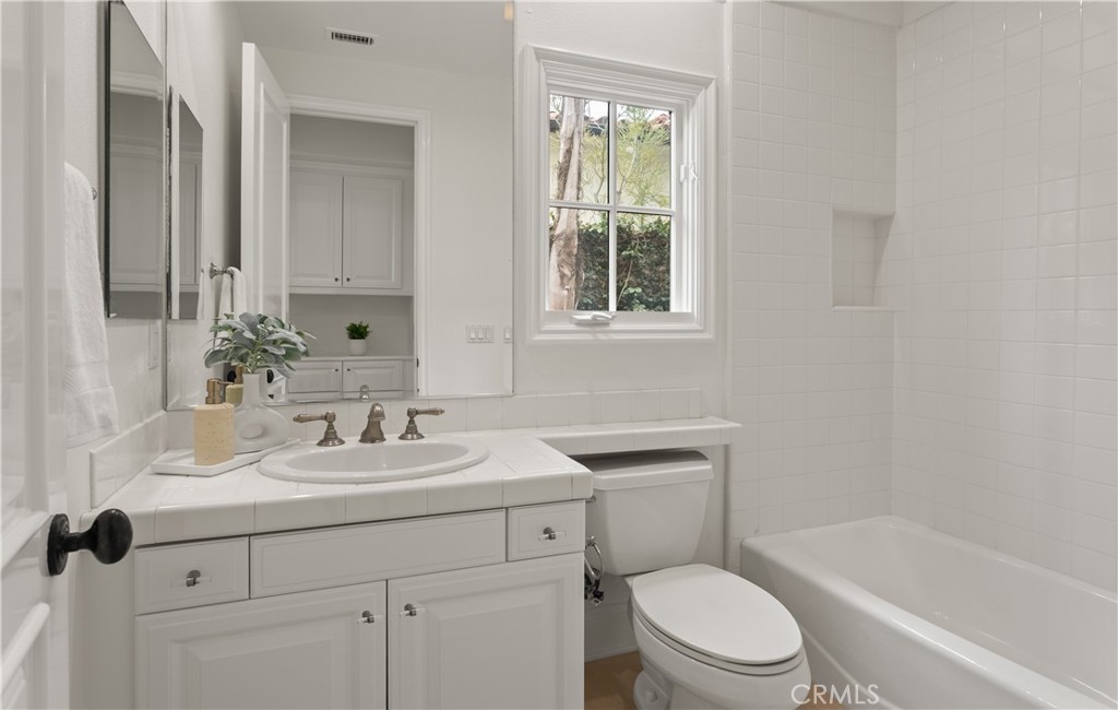 MLS #OC25094452 image #46