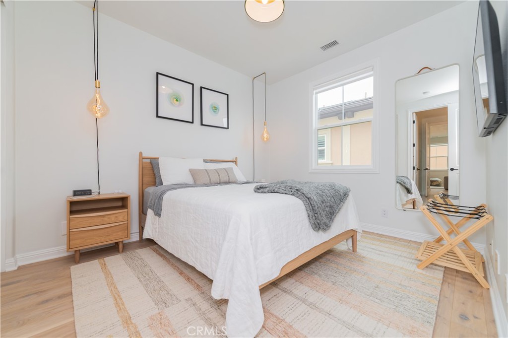 MLS #OC25094517 image #23