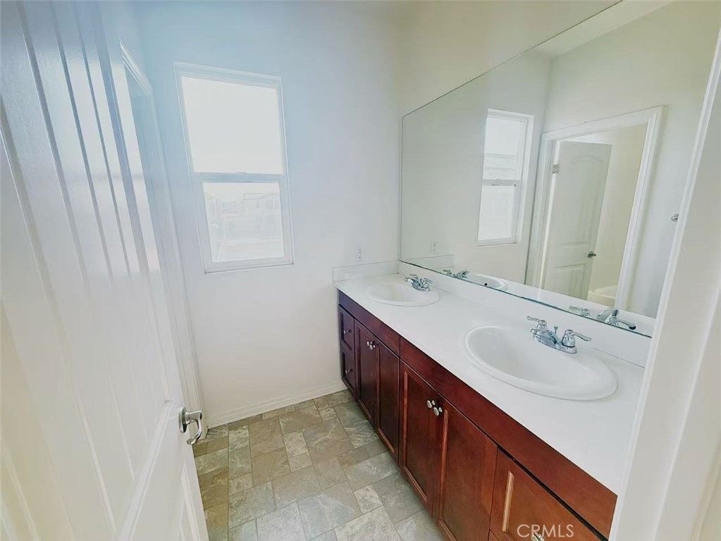 MLS #OC25094836 image #21