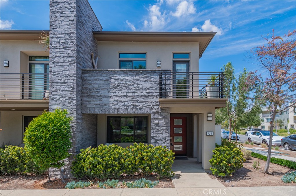 MLS #OC25094954 image #1