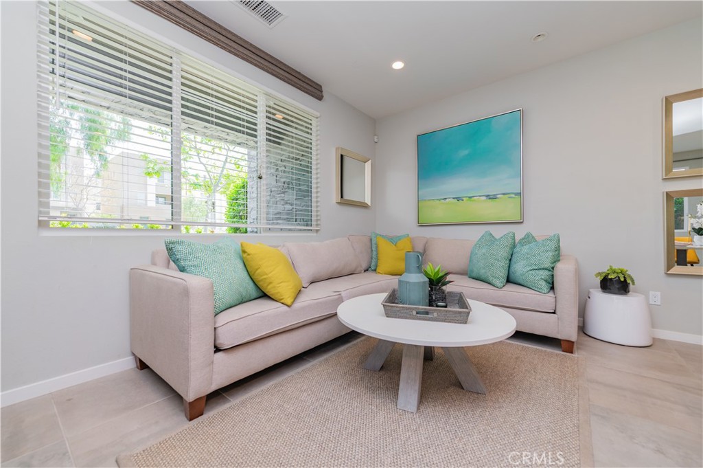 MLS #OC25094954 image #3