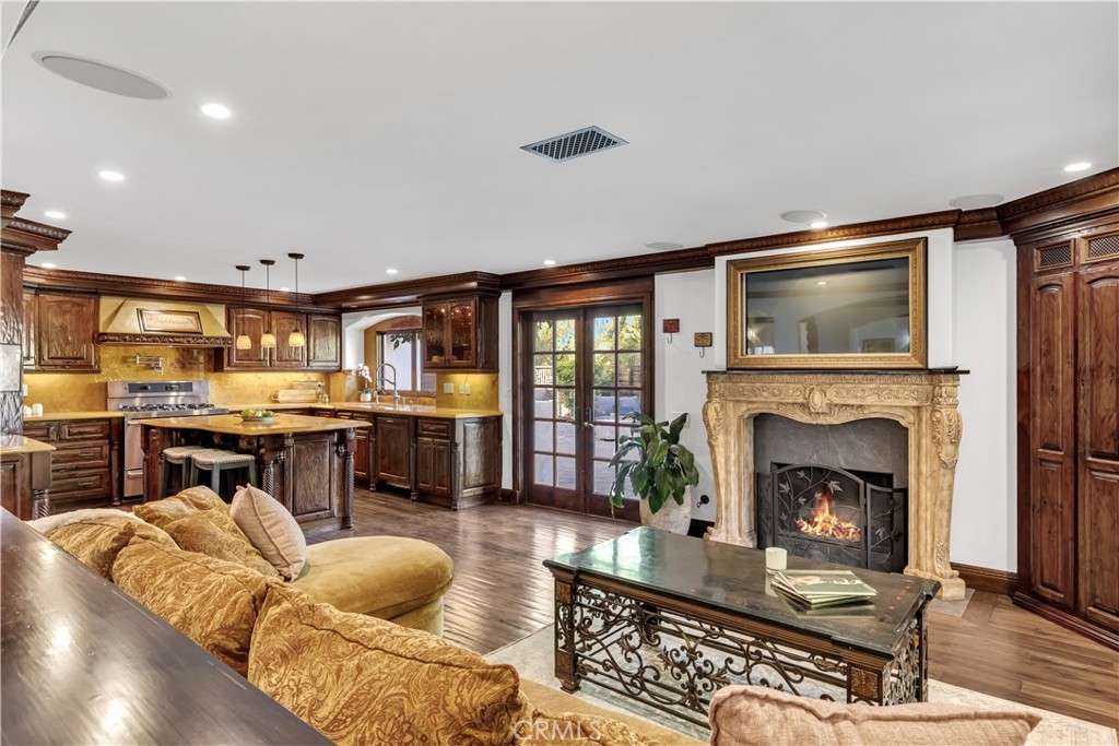 MLS #OC25095395 image #17