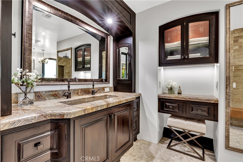 MLS #OC25095395 image #23