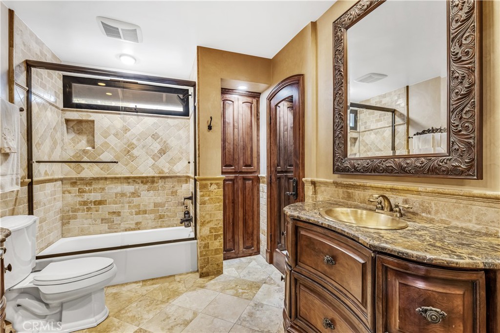 MLS #OC25095395 image #27