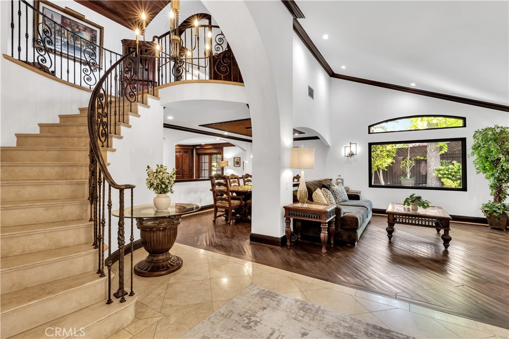 MLS #OC25095395 image #4