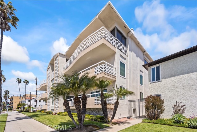 MLS #OC25096391 image #1