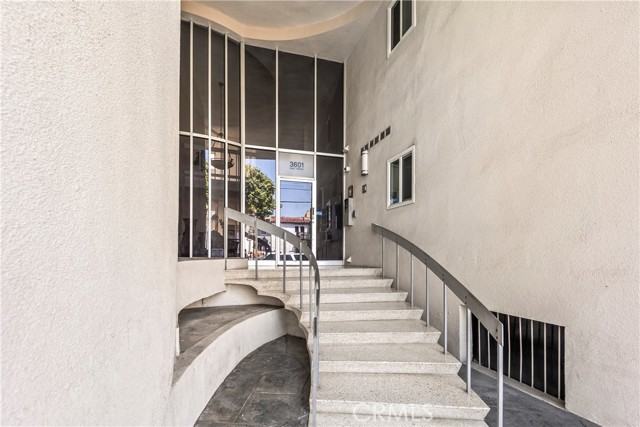 MLS #OC25096391 image #2
