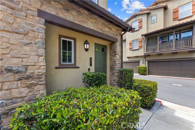 MLS #OC25096906 image #1