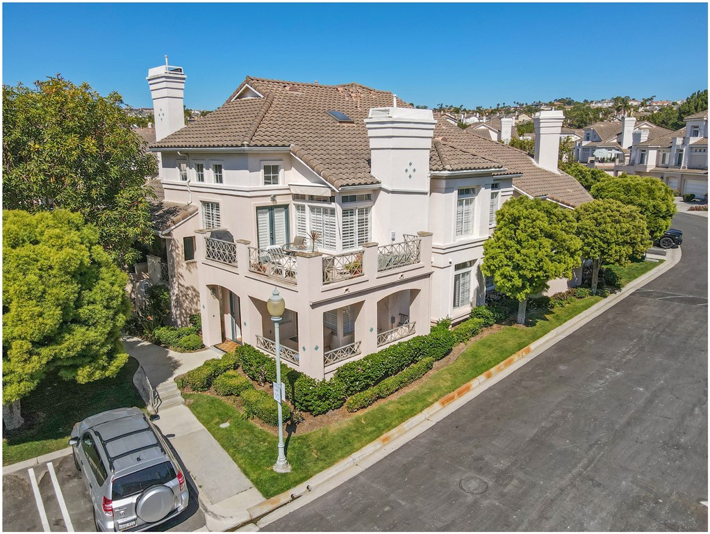 MLS #OC25097679 image #1