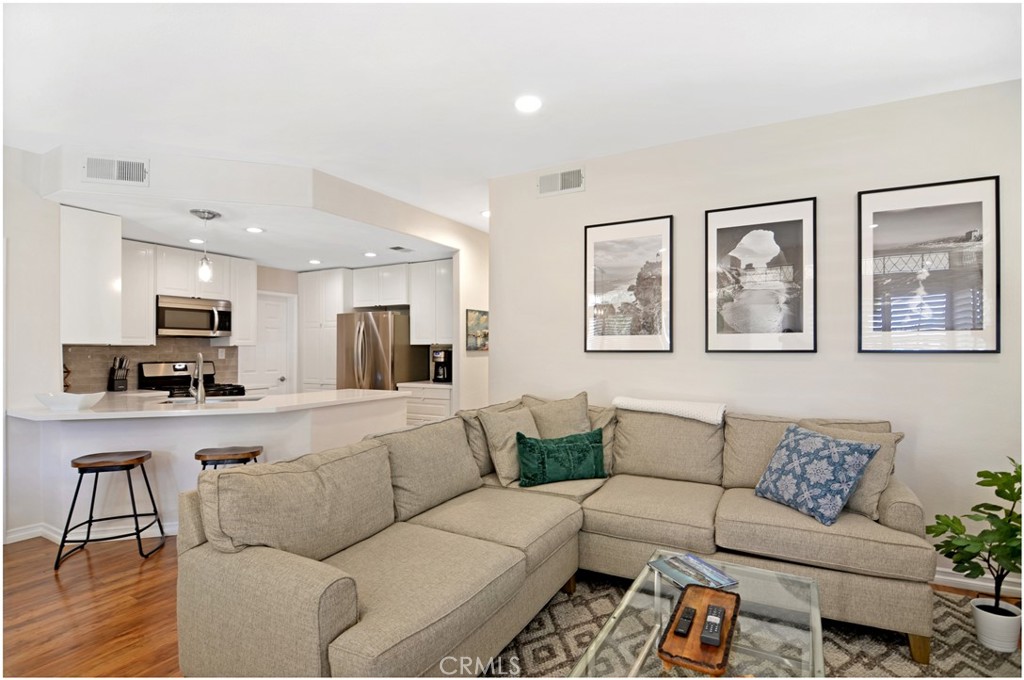 MLS #OC25097679 image #11