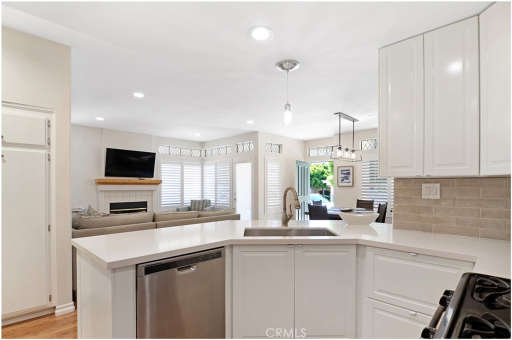 MLS #OC25097679 image #9