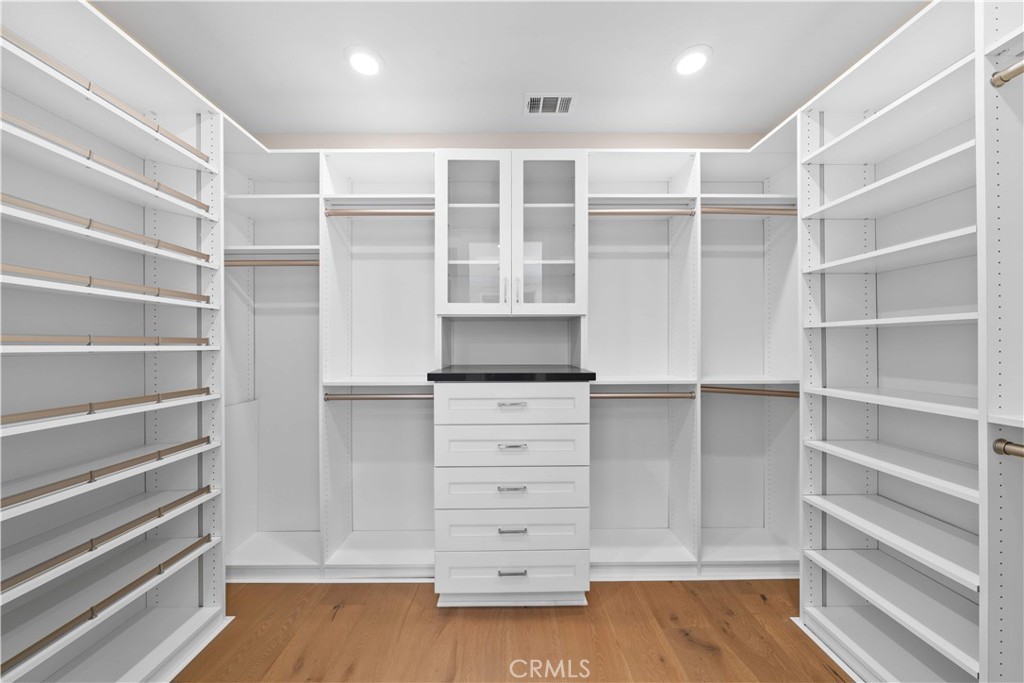 MLS #OC25098693 image #16