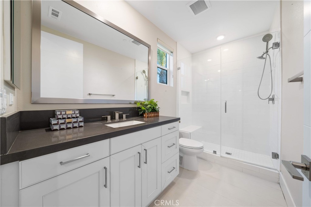 MLS #OC25098693 image #24